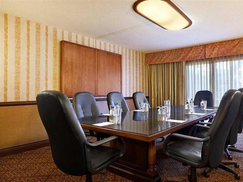 Embassy Suites By Hilton Santa Ana Orange County Airport מראה חיצוני תמונה
